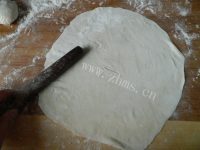 家乡的美食徐州烙馍做法图解7)