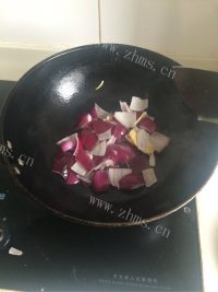 美味青椒洋葱羊肉卷做法图解5)