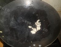 家常菜黄瓜番茄炒鸡蛋做法图解4)