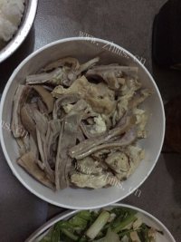 家常菜芹菜炒猪肚做法图解1)