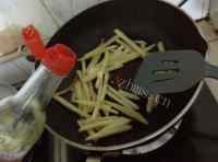 营养丰富的酸辣土豆丝做法图解6)