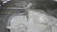 自己做的彩虹蛋糕卷做法图解6)