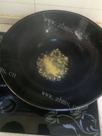 秧草河蚌做法图解2)