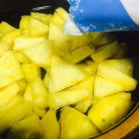 自制菠萝罐头做法图解3)