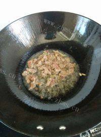 家常菜黄豆芽炒肉做法图解4)
