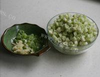 肉末橄榄菜炒芸豆做法图解2)