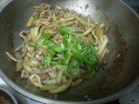 家常菜茄子炒肉丝