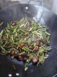 味道不错的蒜苔炒肉