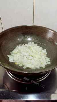 美味简易的胡椒牛肉炒饭做法图解3)