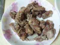 家常菜排骨土豆做法图解2)