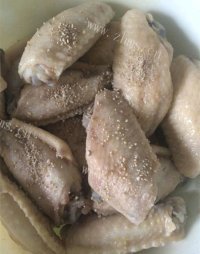美味的炸鸡翅做法图解2)
