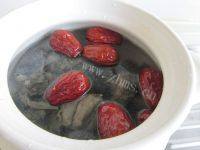 口感饱满的天麻炖乌鸡做法图解6)