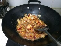 家常菜土豆片炒五花肉做法图解3)