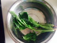 美味的菠菜鱼泥做法图解2)