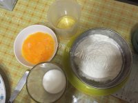 自制蔓越莓戚风蛋糕做法图解1)