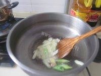「美味可口」酸菜鱼做法图解4)