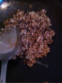 美味的酱油炒饭做法图解4)