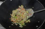 秀色可餐的杂蔬炒饭做法图解4)