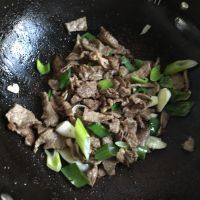 家常菜春笋炒肉片做法图解8)