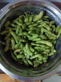下酒菜盐水毛豆做法图解1)
