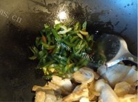 垂涎欲滴的青椒回锅肉做法图解6)