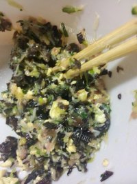 自制三鲜馅饼做法图解4)