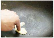 鲫鱼豆腐汤做法图解3)