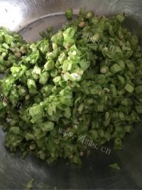 羊肉豆角饺子做法图解2)