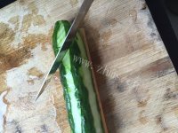 好吃的蓑衣黄瓜做法图解2)