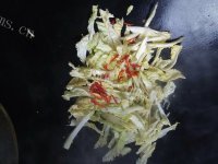 家常菜酸辣大白菜做法图解2)
