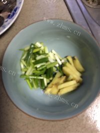 色泽诱人的红烧塘鳢鱼做法图解3)