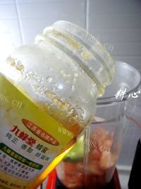 好喝的牛油果红柚子汁做法图解5)