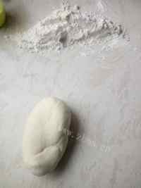 自制玫瑰豆沙卷做法图解1)