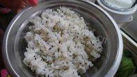 金枪鱼紫菜包饭做法图解5)