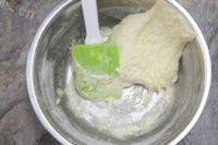 自制蛋黄饼干做法图解4)