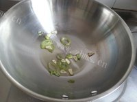 家常菜西葫芦炒海米做法图解2)