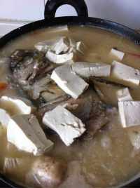 家常菜鱼头豆腐