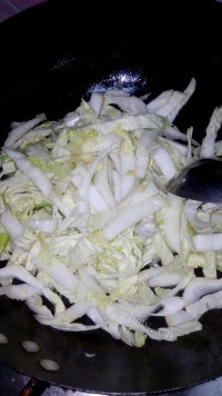 美味的白菜疙瘩汤做法图解3)