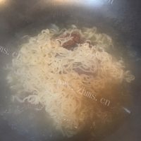 唇齿留香的羊肉汤面做法图解4)