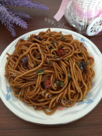 美味的葱油拌面