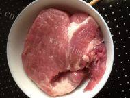 飘香的青椒炒肉片做法图解2)