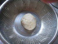 唇齿留香的红豆酥做法图解3)