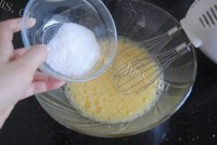 香甜的斑马杯子蛋糕做法图解3)
