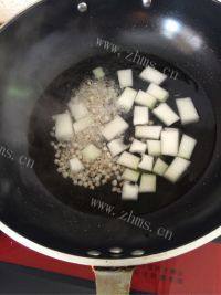 简单的薏米冬瓜汤做法图解4)