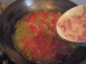 美味的番茄肉片汤