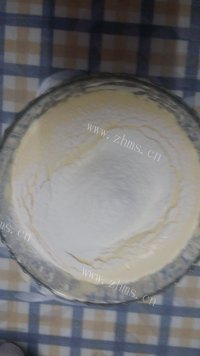 自制蛋黄饼干做法图解3)