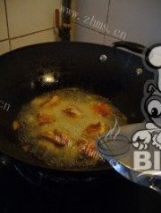 美味的蒜香豉汁蒸排骨做法图解5)