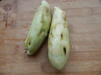 家常菜毛豆烧茄子做法图解1)