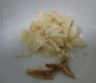口感极佳的双椒回锅肉做法图解4)