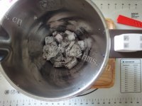 自制火龙果奶昔做法图解2)